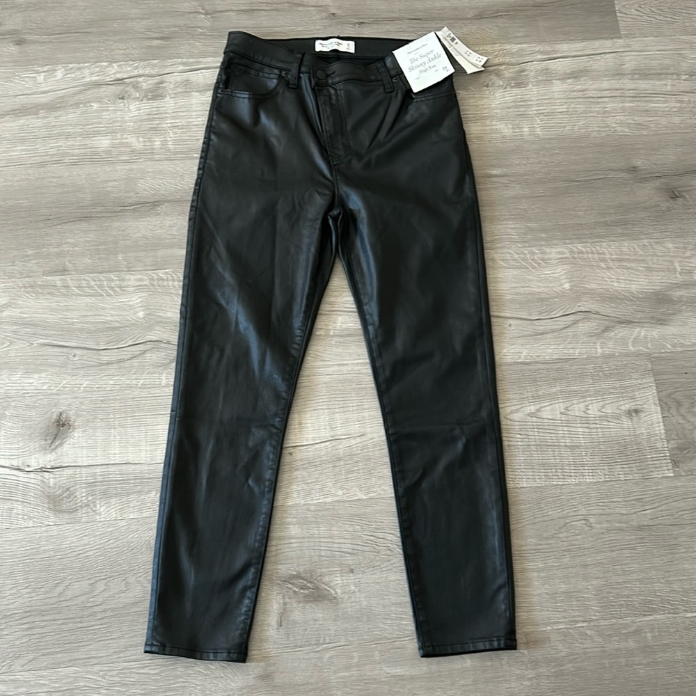 Abercrombie & Fitch
The Super Skinny Ankle 29 High Rise
